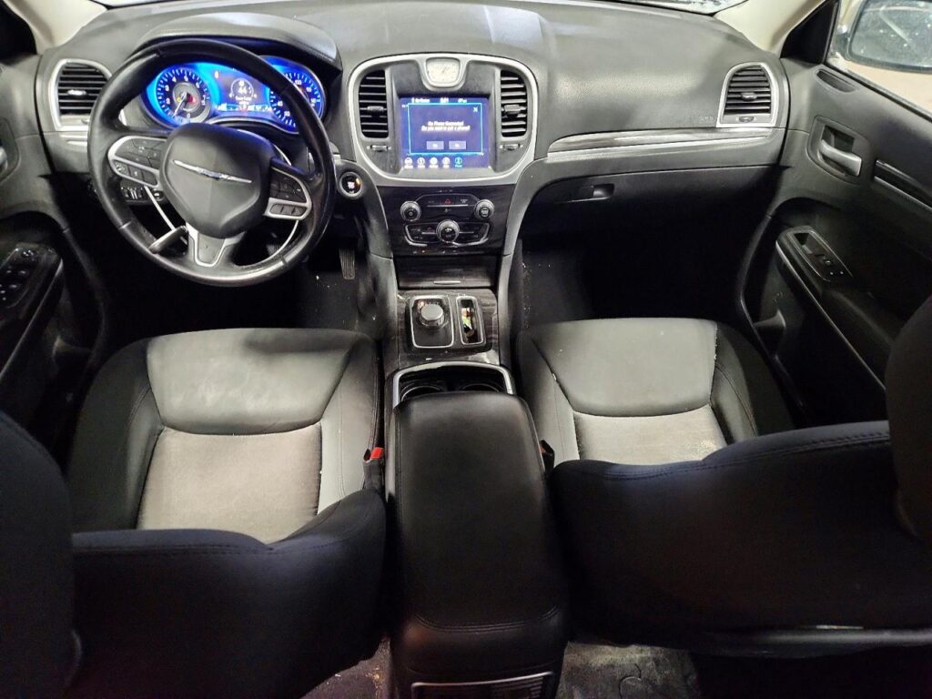 2020 CHRYSLER 300 TOURNING