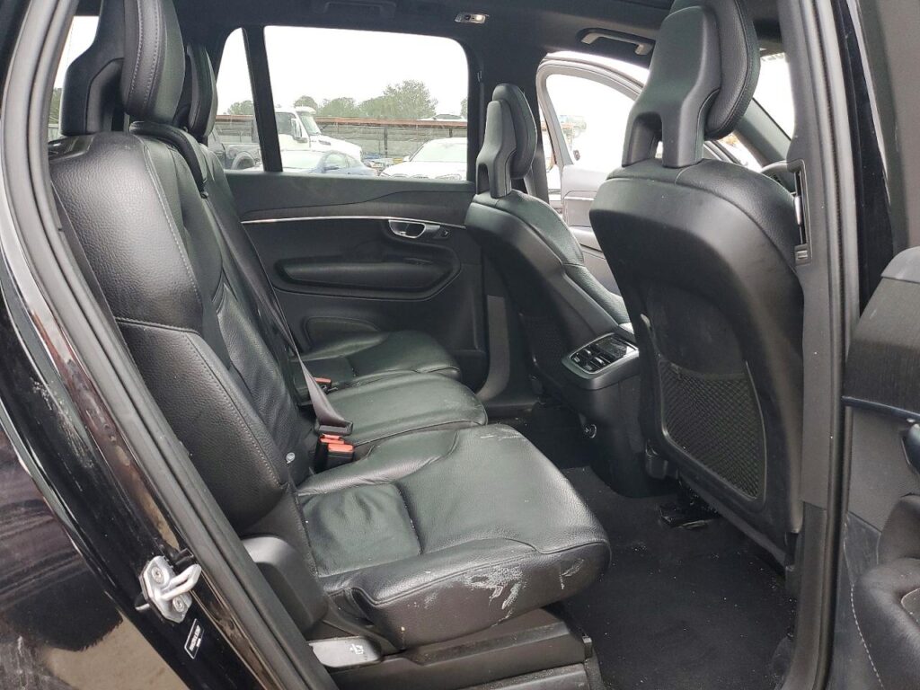 2020 VOLVO XC90 T6 MOMENTUM