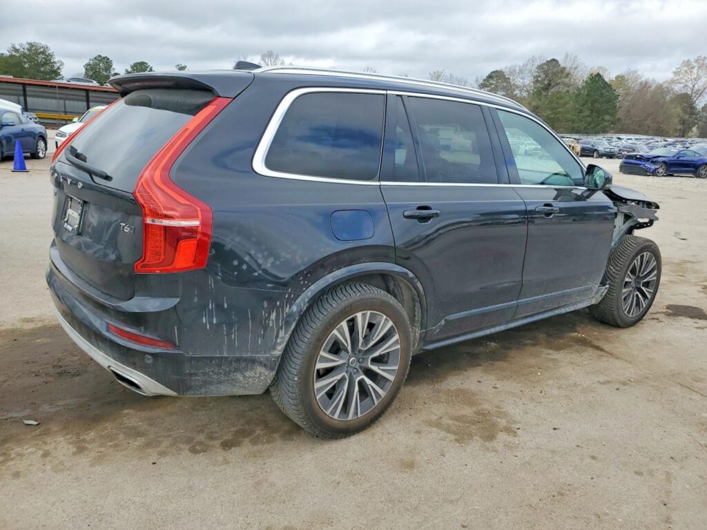 2020 VOLVO XC90 T6 MOMENTUM