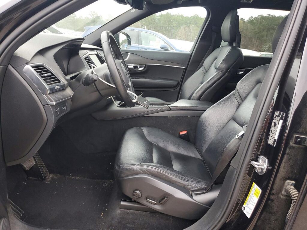 2020 VOLVO XC90 T6 MOMENTUM