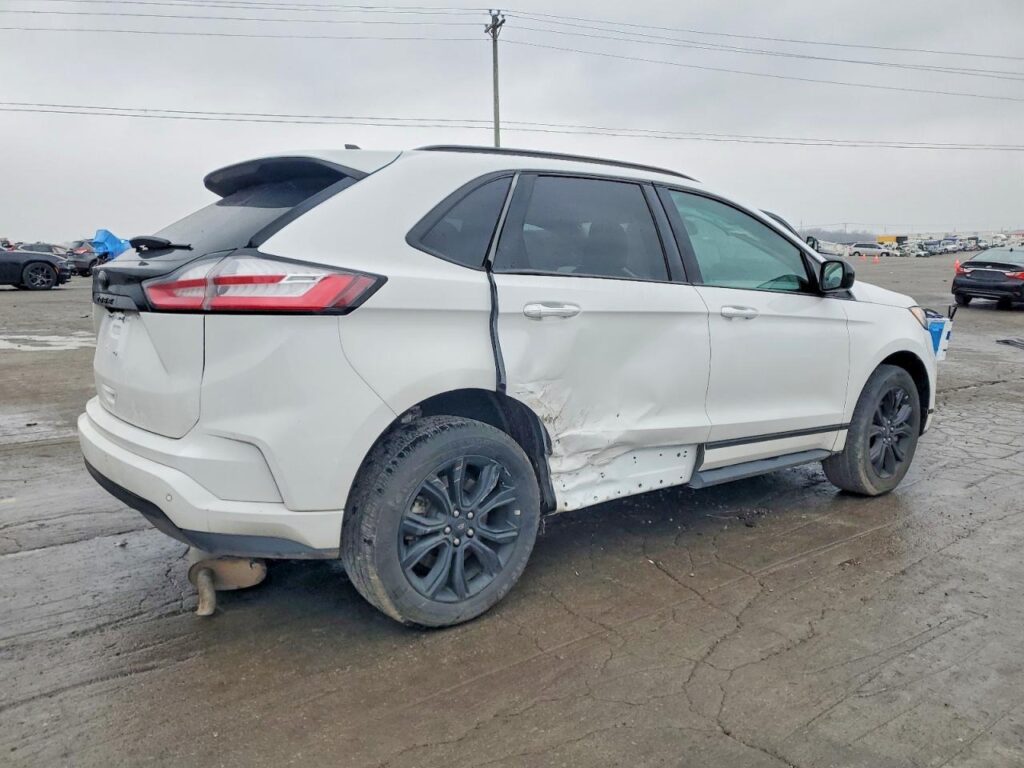 2022 Ford Edge SE