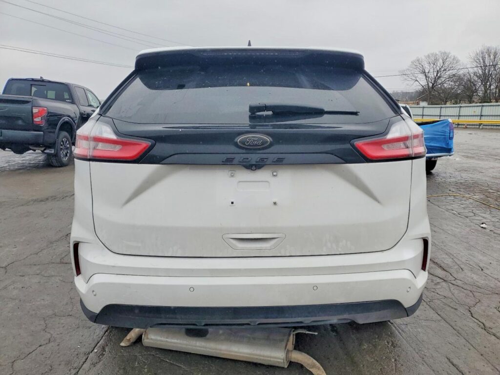 2022 Ford Edge SE